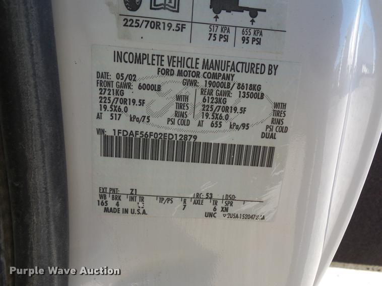 image for item DA4020 2002 Ford F550 service truck with crane