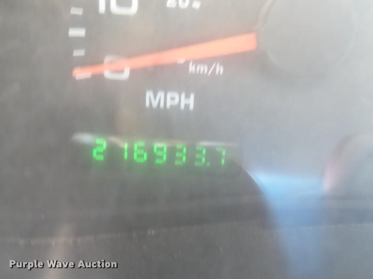 image for item DA4020 2002 Ford F550 service truck with crane