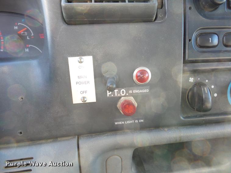 image for item DA4020 2002 Ford F550 service truck with crane