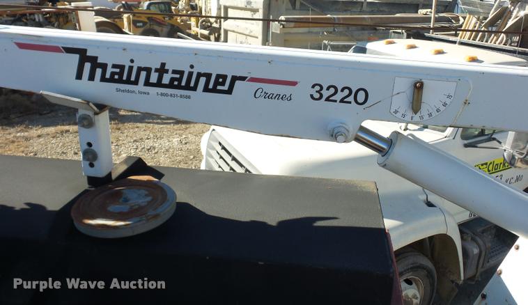 image for item DA4020 2002 Ford F550 service truck with crane