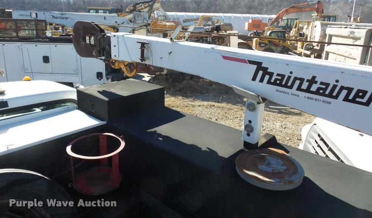 image for item DA4020 2002 Ford F550 service truck with crane
