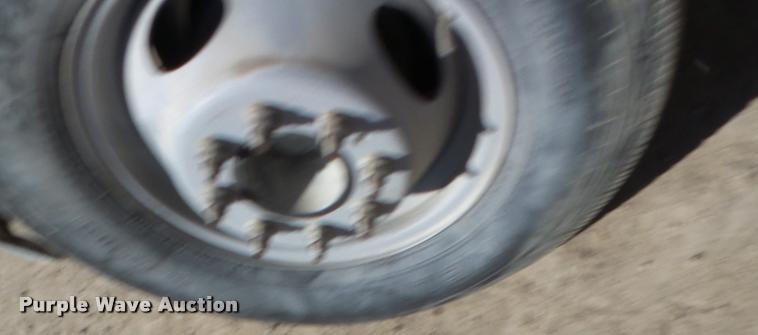 image for item DA4020 2002 Ford F550 service truck with crane