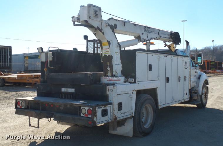 image for item DA4021 2005 Ford F750 service truck with crane