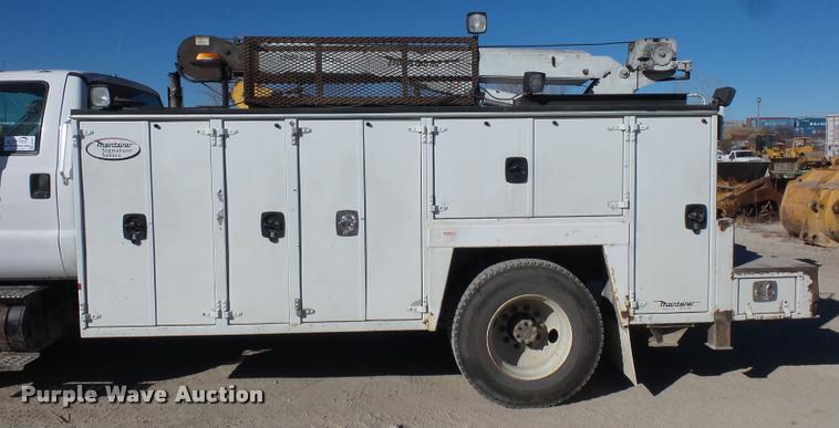 image for item DA4021 2005 Ford F750 service truck with crane