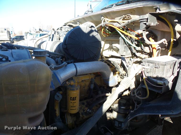 image for item DA4021 2005 Ford F750 service truck with crane