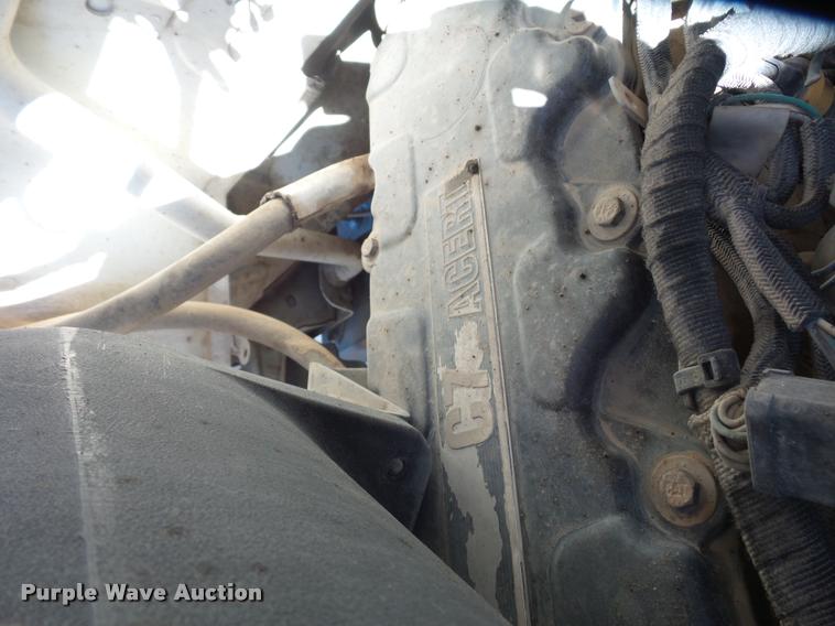 image for item DA4021 2005 Ford F750 service truck with crane