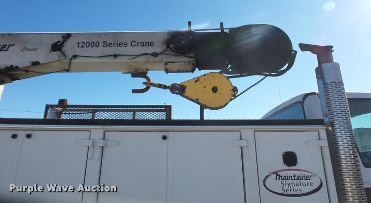 image for item DA4021 2005 Ford F750 service truck with crane