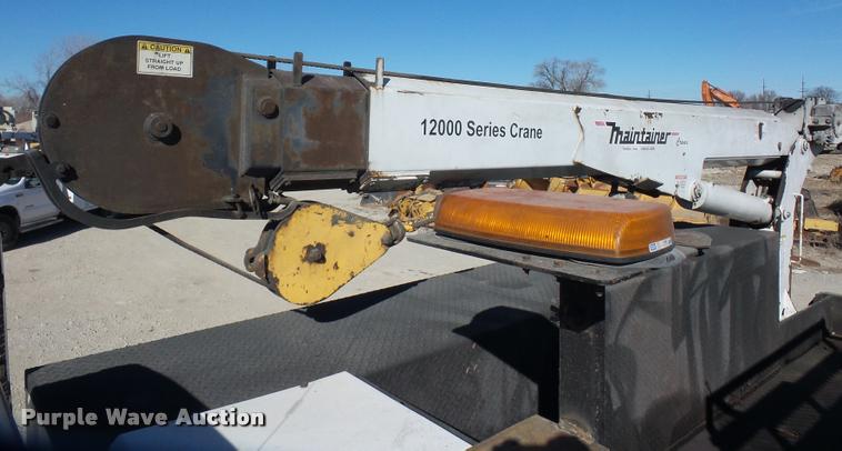 image for item DA4021 2005 Ford F750 service truck with crane