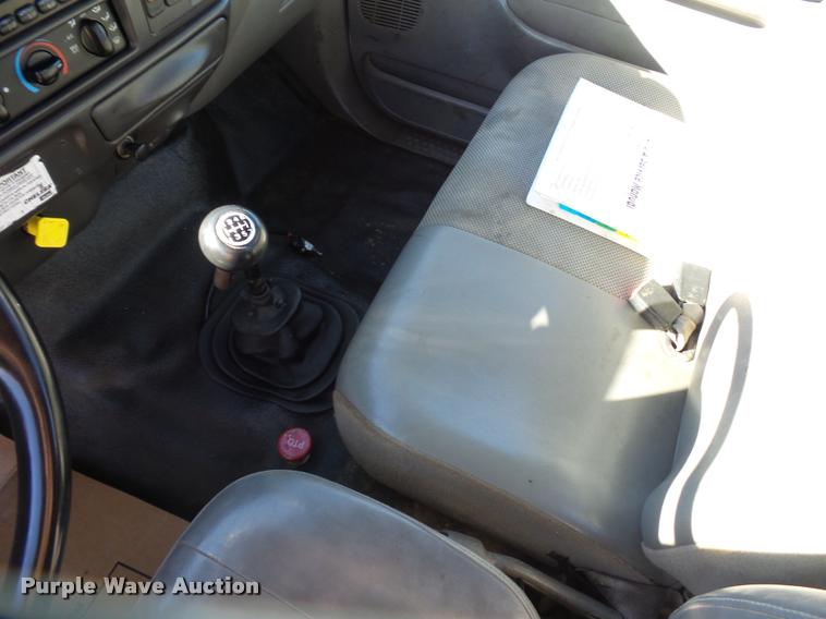 image for item DA4021 2005 Ford F750 service truck with crane