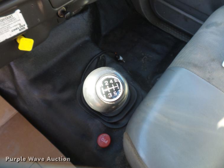 image for item DA4021 2005 Ford F750 service truck with crane