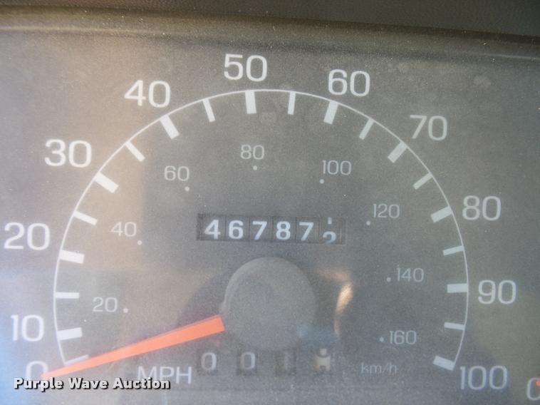 image for item DA4021 2005 Ford F750 service truck with crane