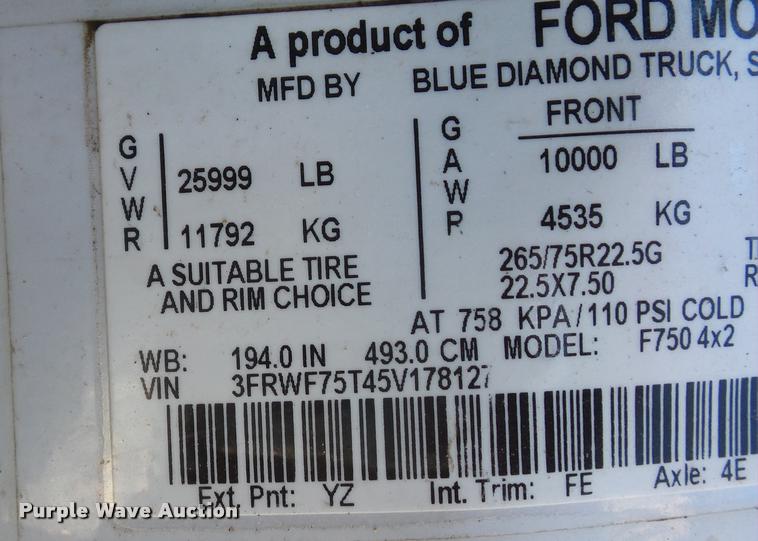 image for item DA4021 2005 Ford F750 service truck with crane