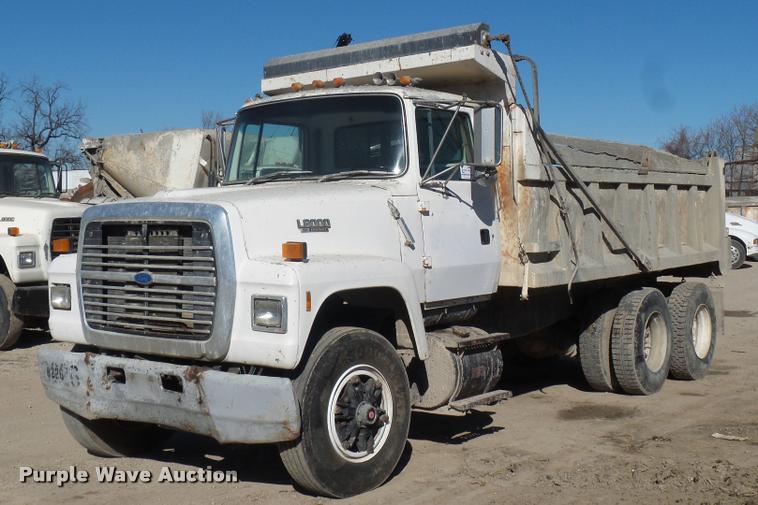image for item DA4023 1992 Ford LT8000 dump truck