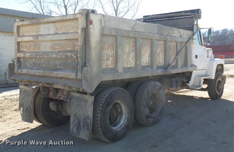 image for item DA4023 1992 Ford LT8000 dump truck