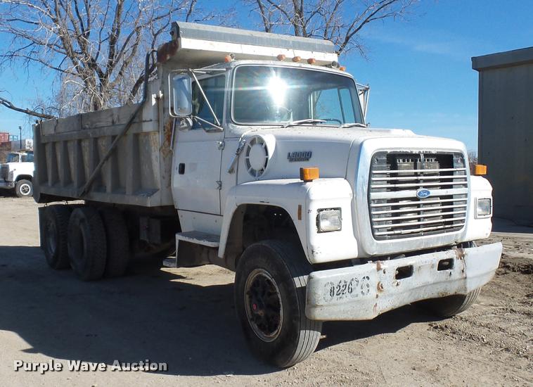image for item DA4023 1992 Ford LT8000 dump truck