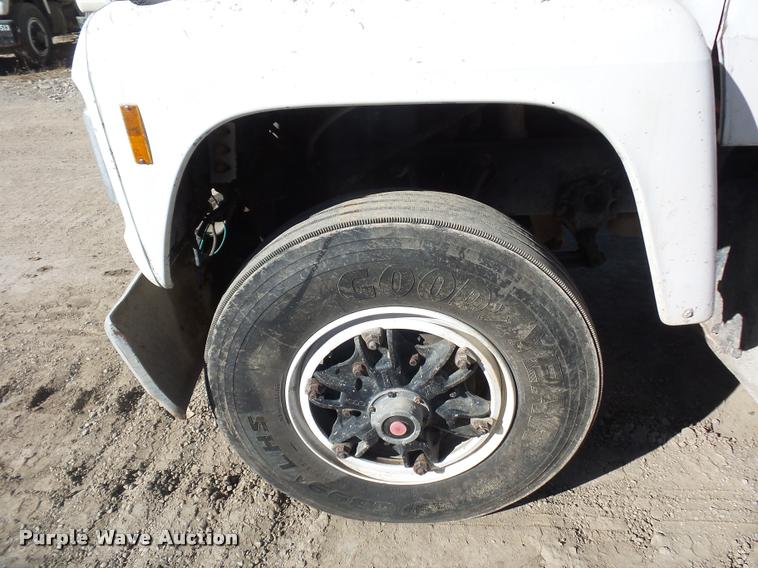 image for item DA4023 1992 Ford LT8000 dump truck