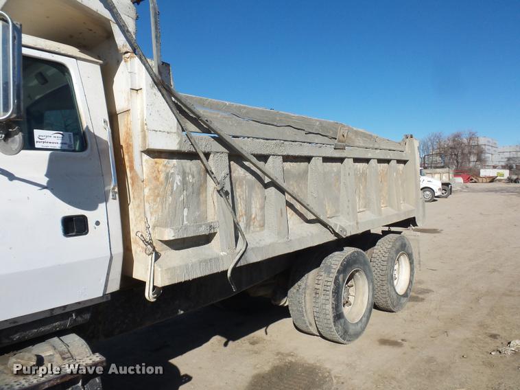 image for item DA4023 1992 Ford LT8000 dump truck