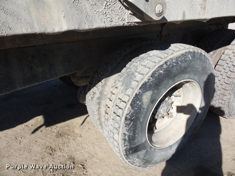 image for item DA4023 1992 Ford LT8000 dump truck