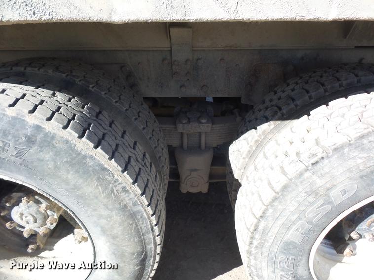 image for item DA4023 1992 Ford LT8000 dump truck
