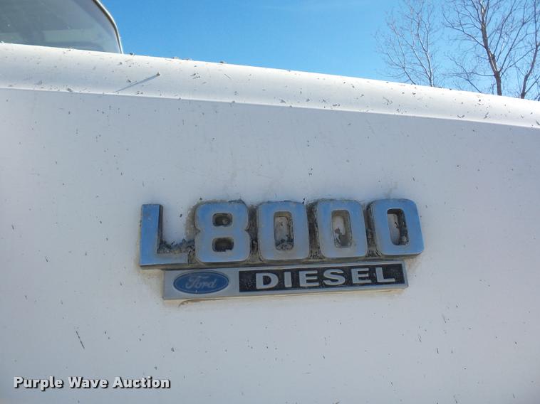 image for item DA4023 1992 Ford LT8000 dump truck