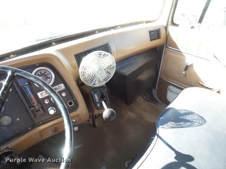 image for item DA4023 1992 Ford LT8000 dump truck