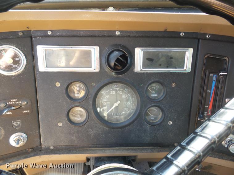 image for item DA4023 1992 Ford LT8000 dump truck