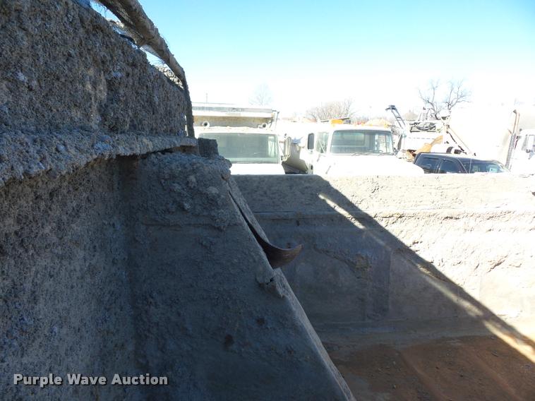 image for item DA4023 1992 Ford LT8000 dump truck