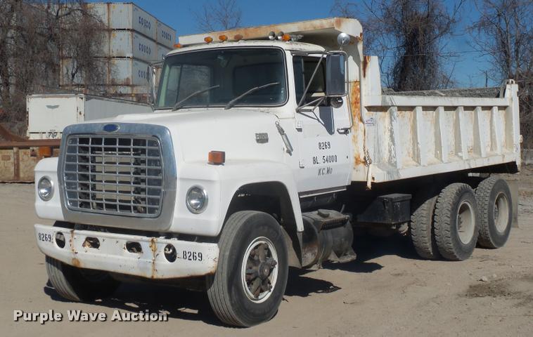 image for item DA4027 1985 Ford LT8000 dump truck