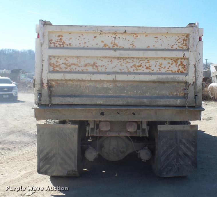 image for item DA4027 1985 Ford LT8000 dump truck