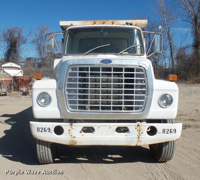image for item DA4027 1985 Ford LT8000 dump truck