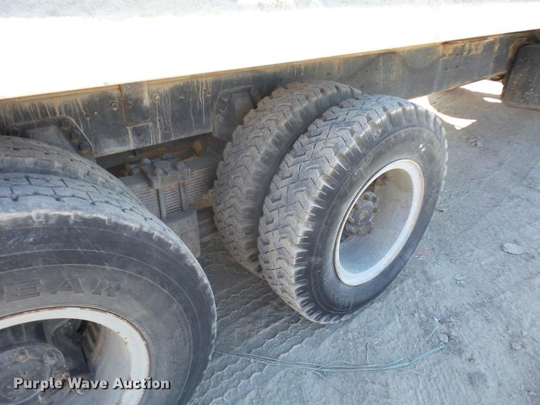image for item DA4027 1985 Ford LT8000 dump truck