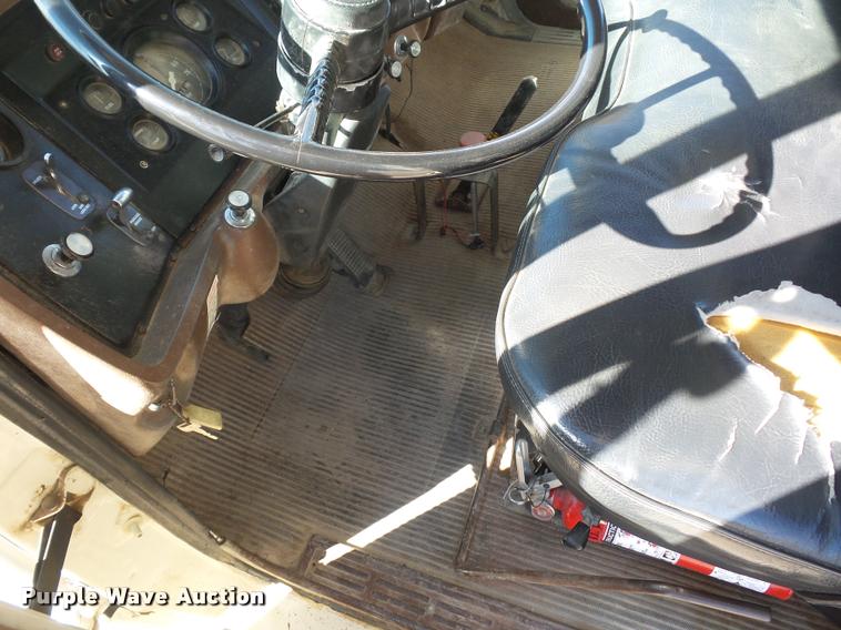 image for item DA4027 1985 Ford LT8000 dump truck