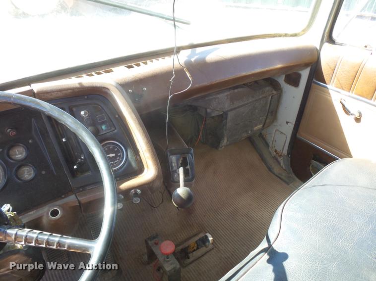 image for item DA4027 1985 Ford LT8000 dump truck