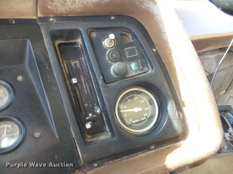 image for item DA4027 1985 Ford LT8000 dump truck