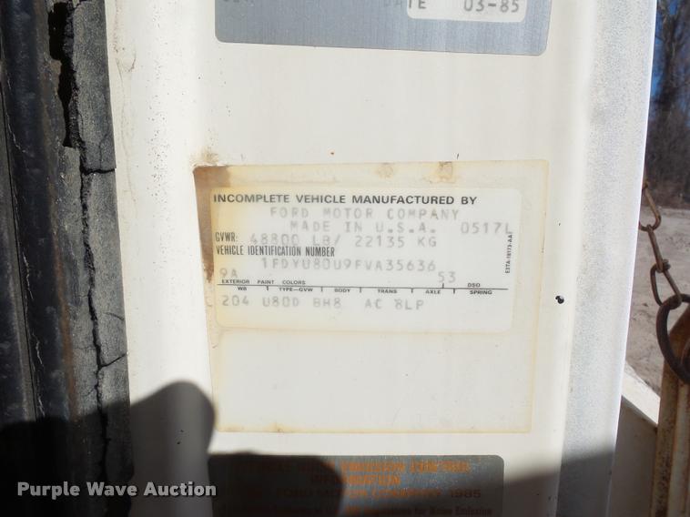 image for item DA4027 1985 Ford LT8000 dump truck