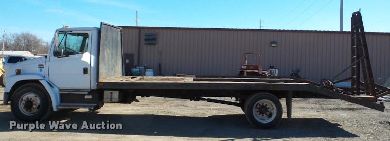 image for item DA7360 1995 Freightliner FL70 flatbed truck