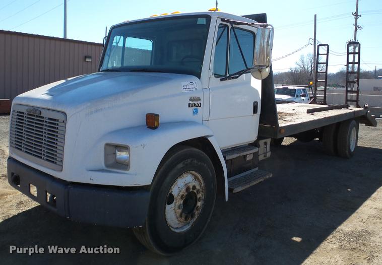 image for item DA7360 1995 Freightliner FL70 flatbed truck