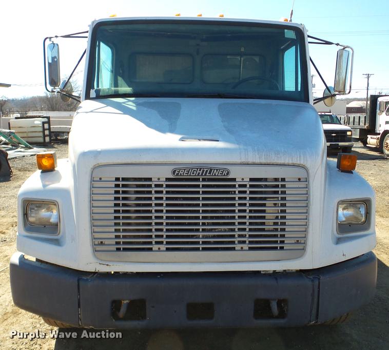 image for item DA7360 1995 Freightliner FL70 flatbed truck
