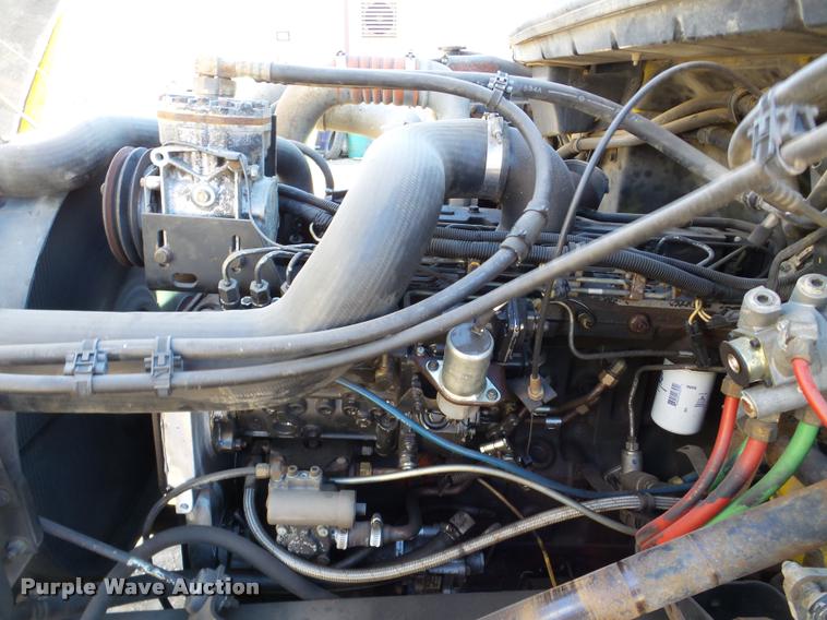 image for item DA7360 1995 Freightliner FL70 flatbed truck