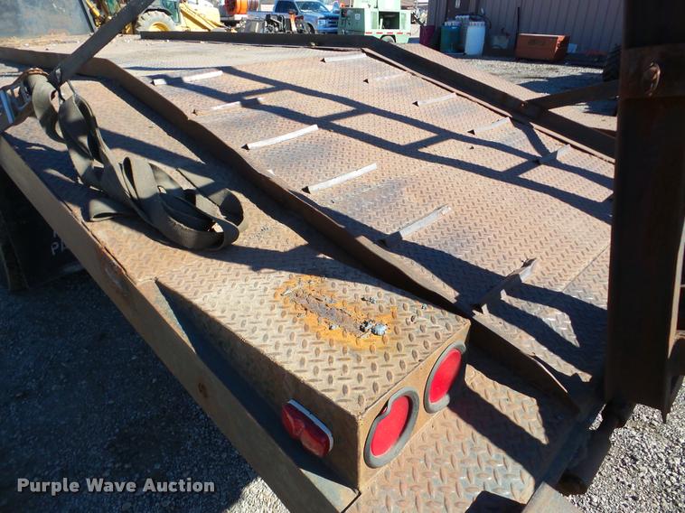 image for item DA7360 1995 Freightliner FL70 flatbed truck