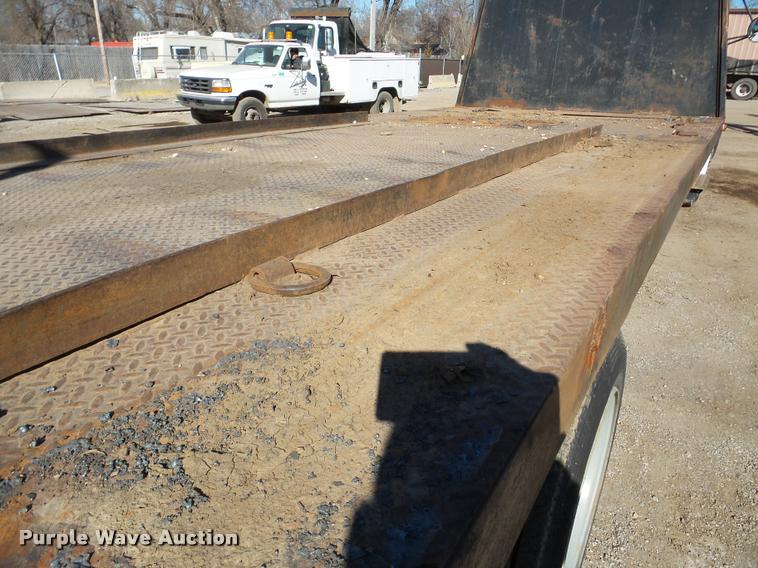 image for item DA7360 1995 Freightliner FL70 flatbed truck