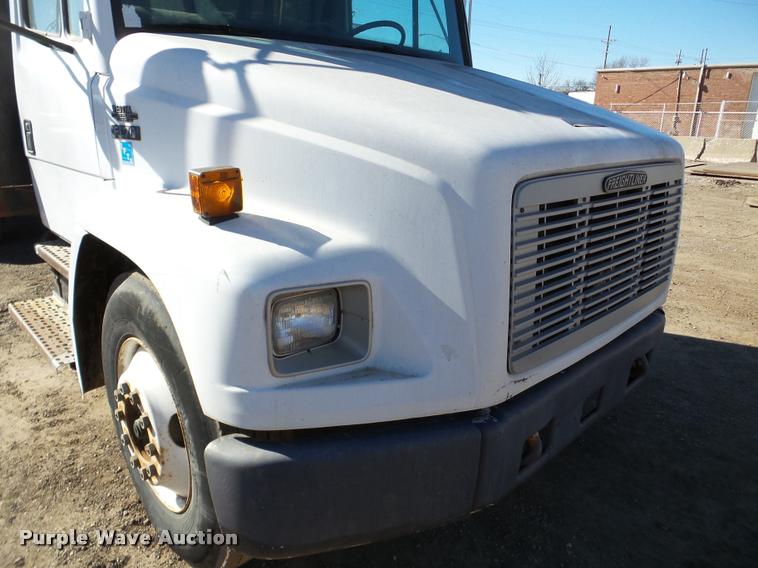 image for item DA7360 1995 Freightliner FL70 flatbed truck