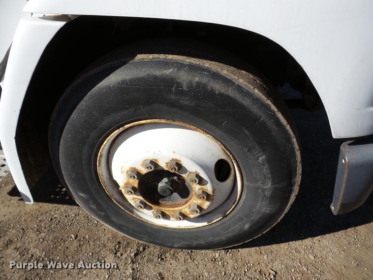 image for item DA7360 1995 Freightliner FL70 flatbed truck