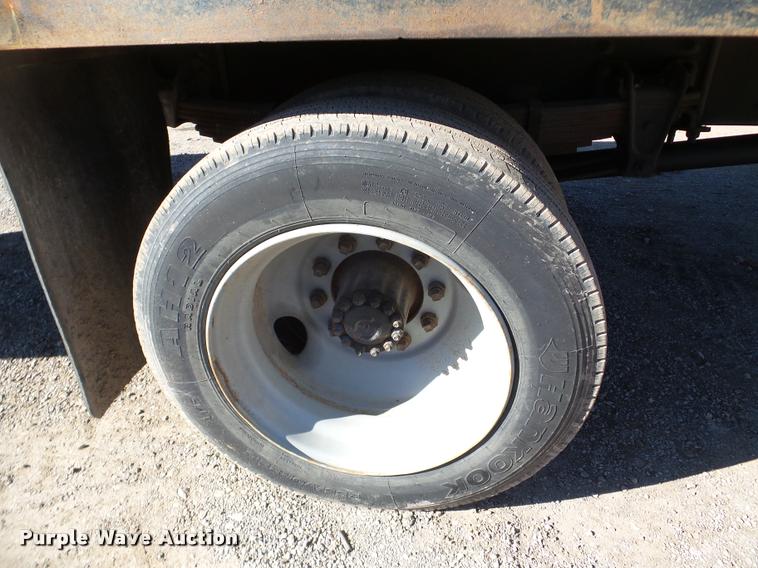 image for item DA7360 1995 Freightliner FL70 flatbed truck