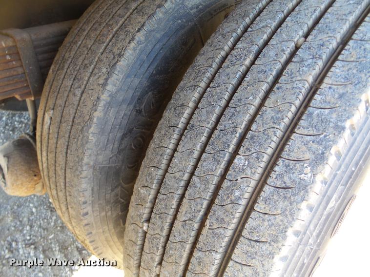 image for item DA7360 1995 Freightliner FL70 flatbed truck