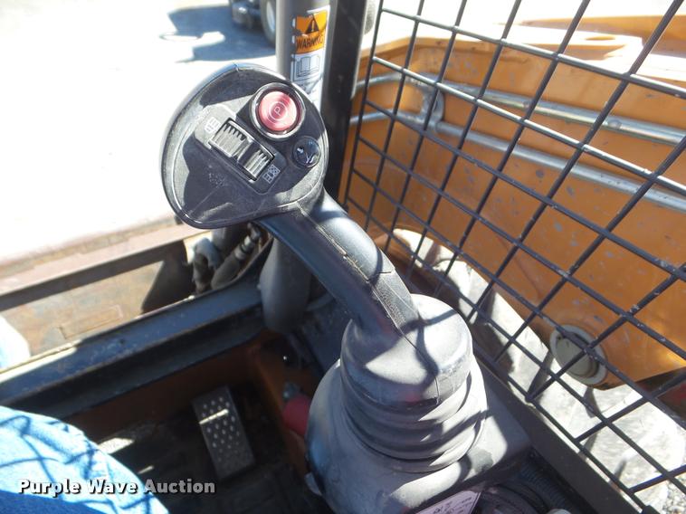 image for item DA7731 2012 Case SR220 skid steer