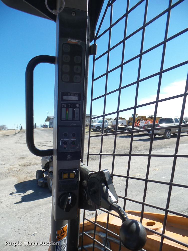 image for item DA7731 2012 Case SR220 skid steer