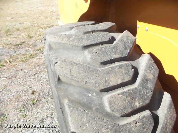 image for item DA7731 2012 Case SR220 skid steer