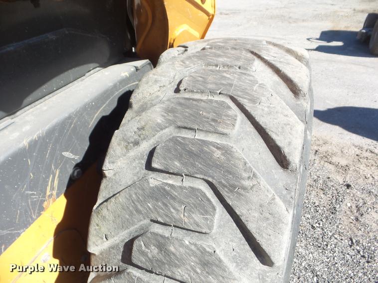 image for item DA7731 2012 Case SR220 skid steer