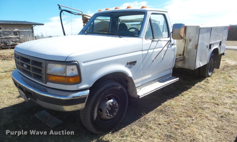 image for item DA7736 1996 Ford F450 Super Duty utility truck